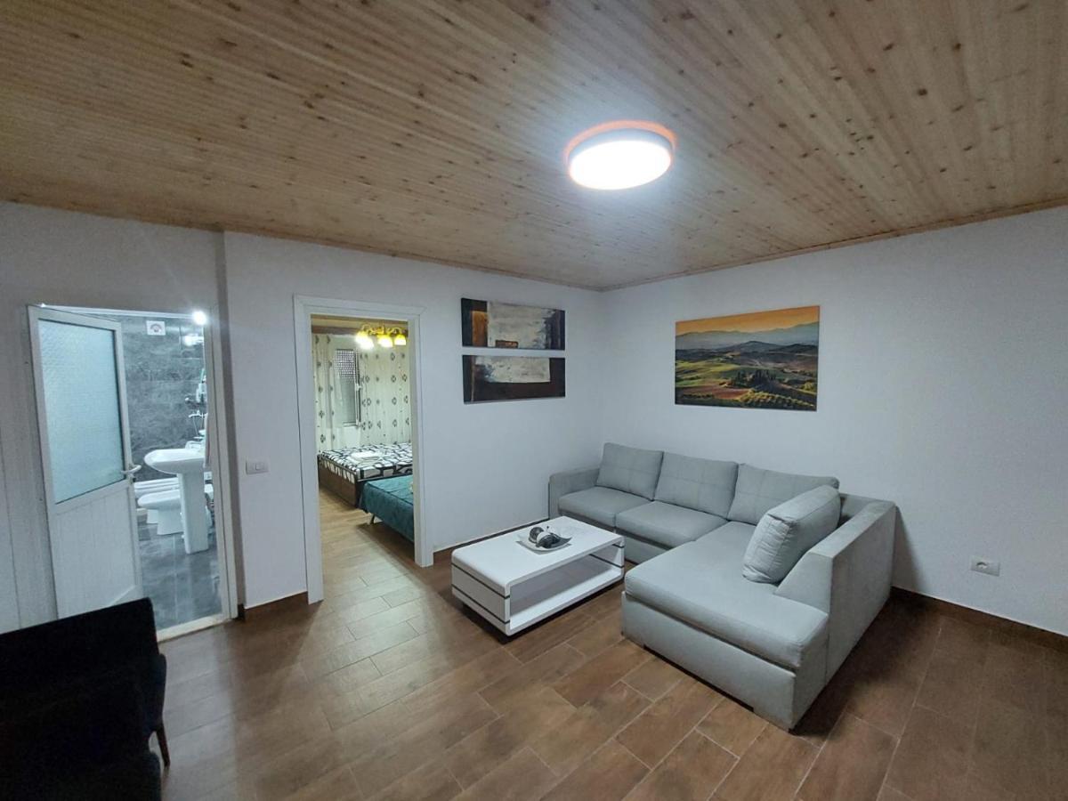 Herta Apartment Berat Exterior foto